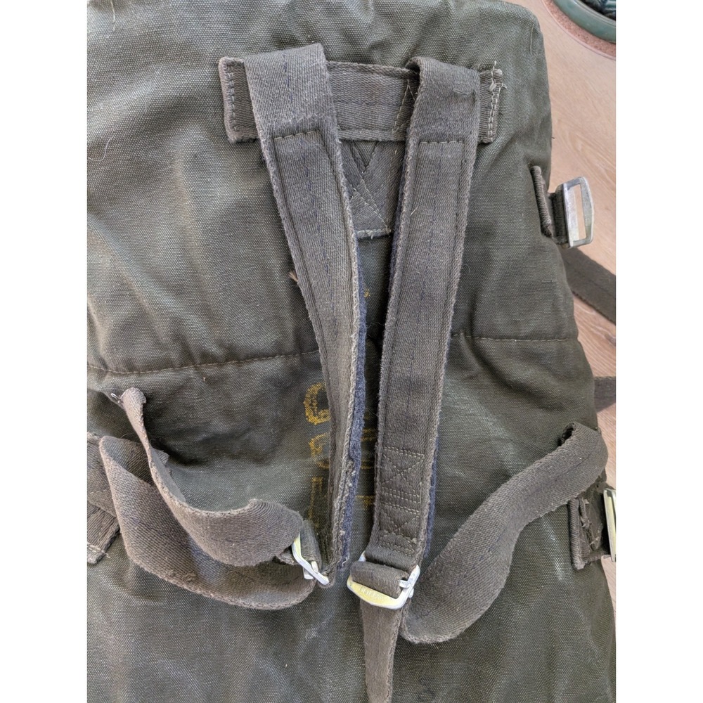 Vietnam Era US Army Airborne Parachutist's Equipment Pack‎ - Picture 14 of 16